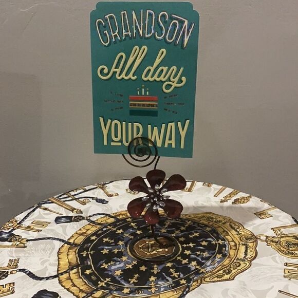 Studded flower photo/card holder.  - Picture 3 of 3